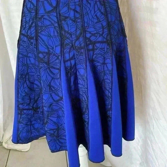 Tadashi Shoji embroidered cap sleeve dress size small NWOT - Picture 5 of 7